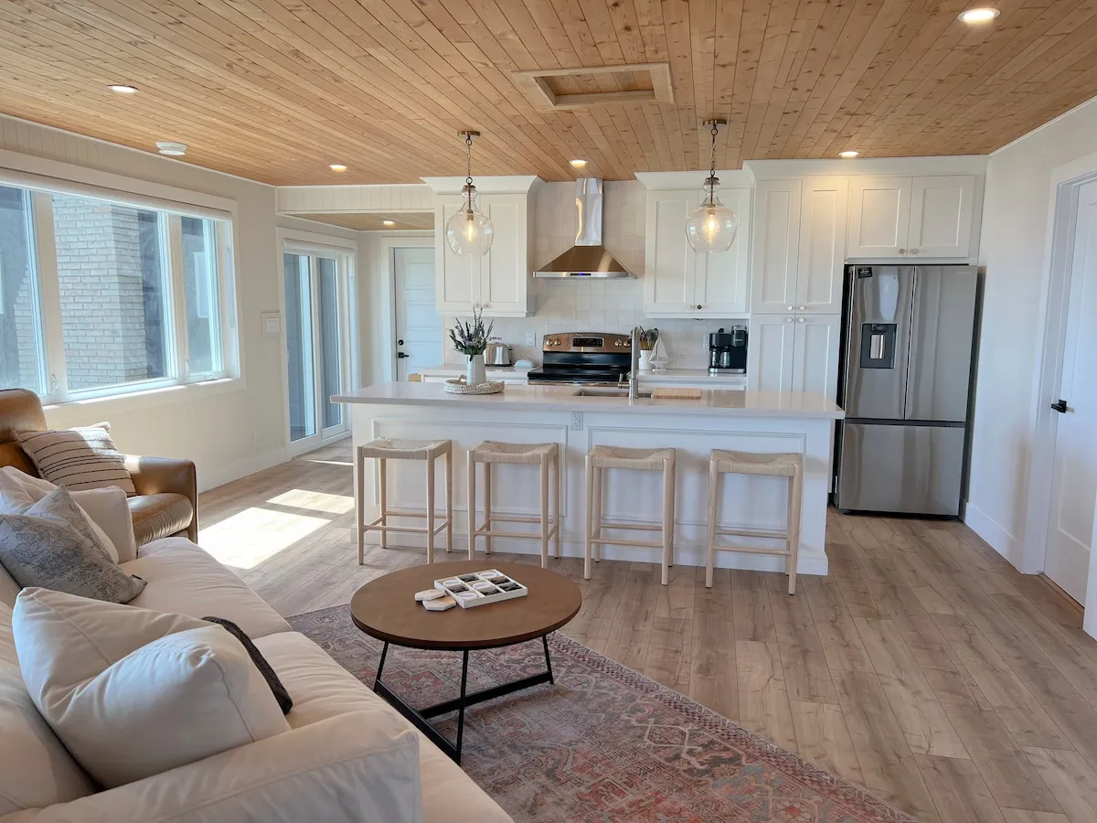 Tiki – a cozy lakefront hideaway for two in Turkey Point, Ontario